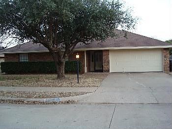 3rd image of 2809 Loma Linda Ln