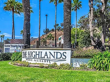 3 bed, $3,274 — Photo 1