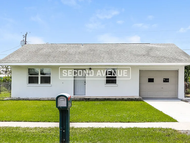 8617 Shumock Ave — Photo 1