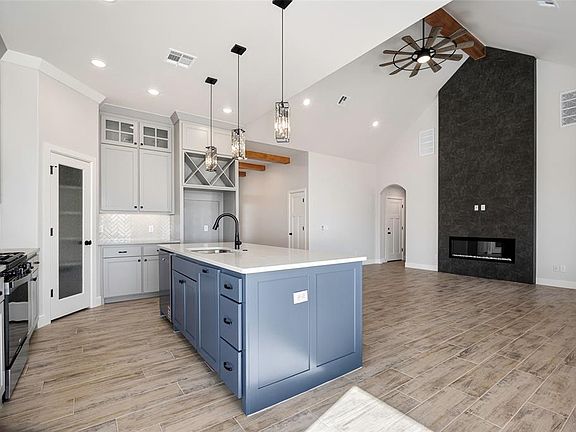 3rd image of 10349 SW 49th St