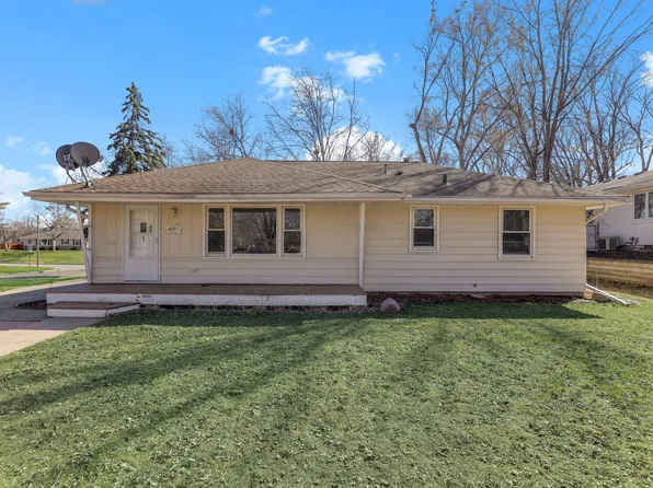 2201 W 91 1/2 St, Bloomington, MN 55431