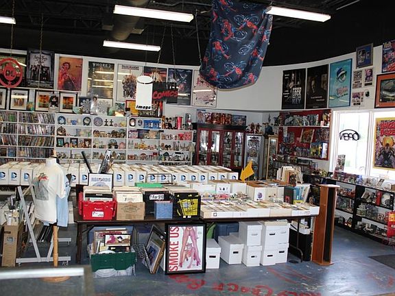 5th image of 331 E Commercial Blvd