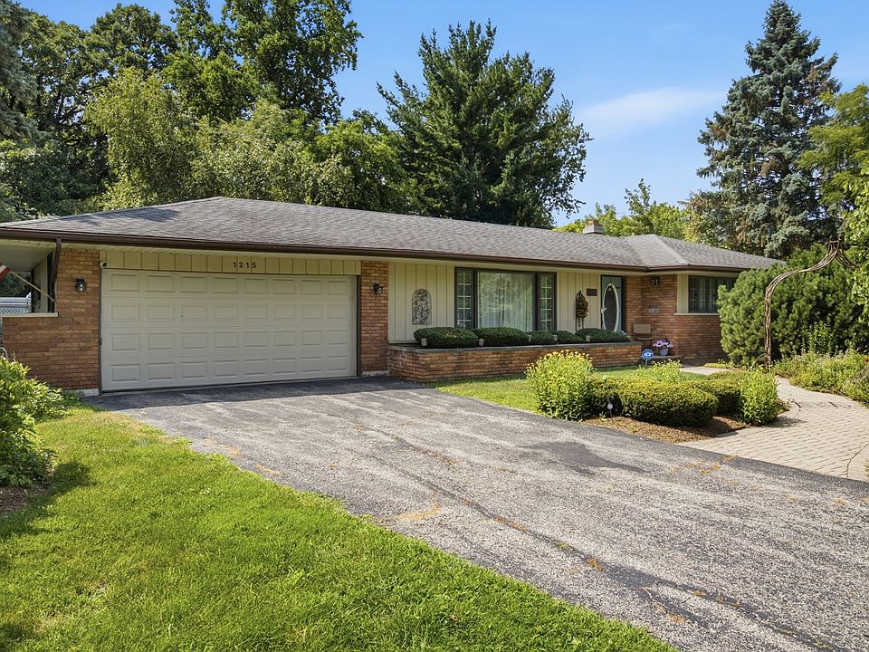 1st image of 1215 Forest Dr