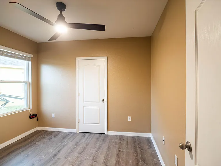 Guest bedroom 3