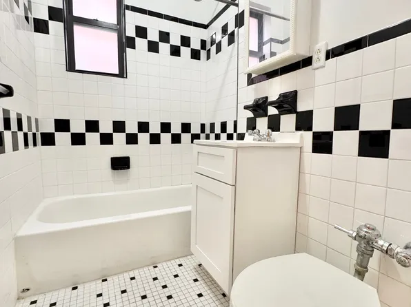 25-20 42nd Street image 7 of 10