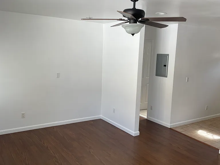 1529 Mohawk St — Photo 4