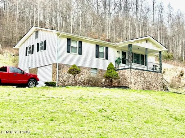 1014 Yellow Branch Rd, Rose Hill, VA 24281
