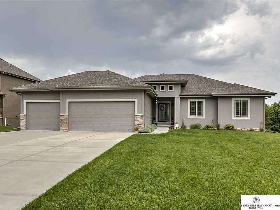 1st image of 2204 Oriole Dr