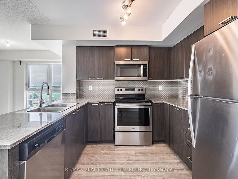 2152 Lawrence Ave E #608 — Photo 11