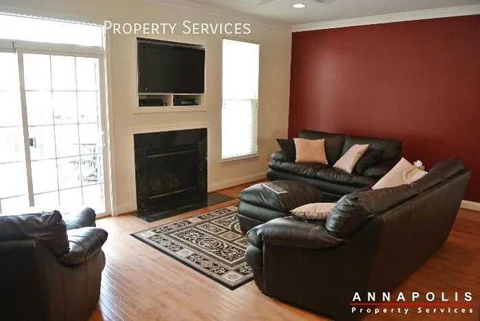 902 Kestrel Ct — Photo 9