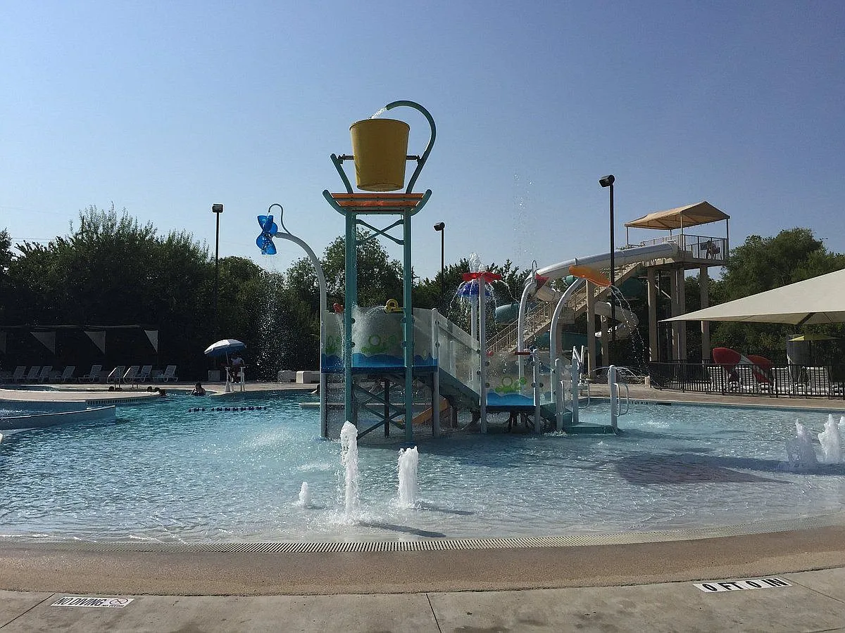 2 bed, 1500 sqft, $2,550 — Photo 4