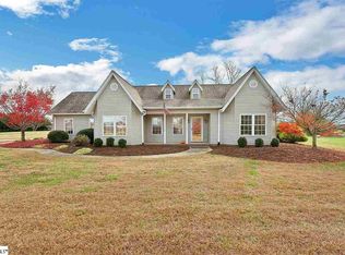 7599 Reidville Rd, Woodruff, SC 29388