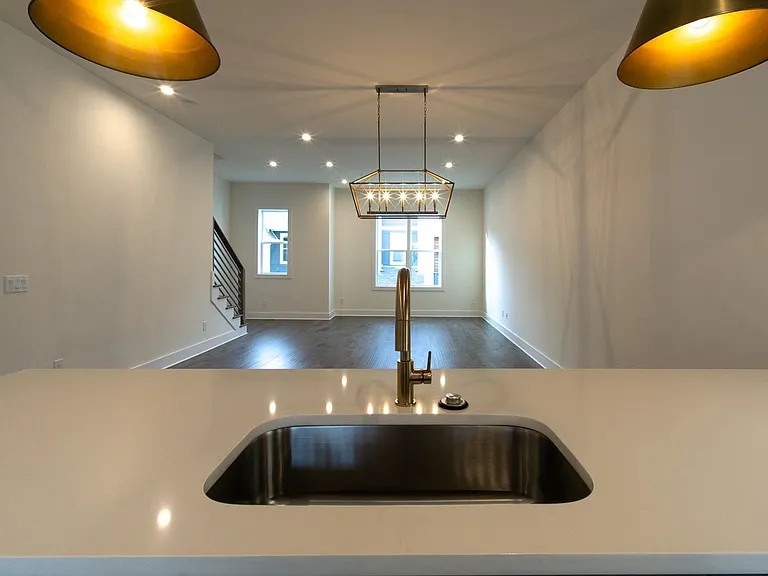 701 James Ave — Photo 8