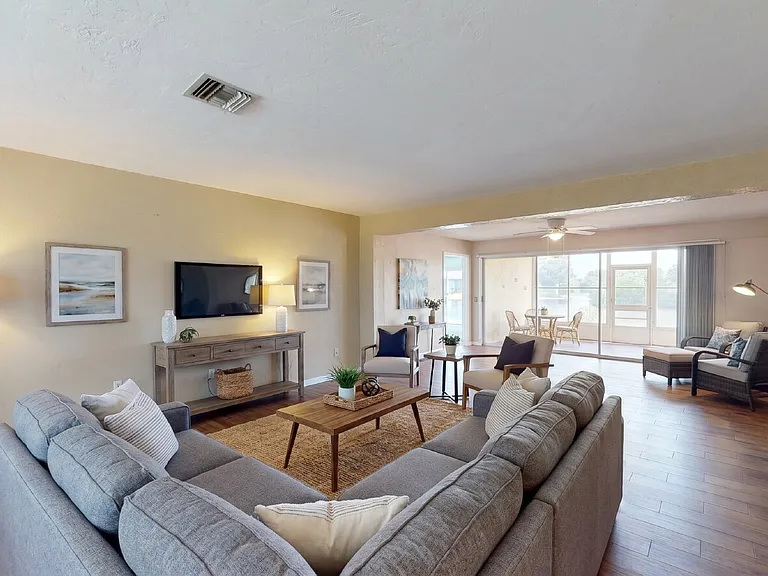 21160 Edgewater Dr — Photo 12