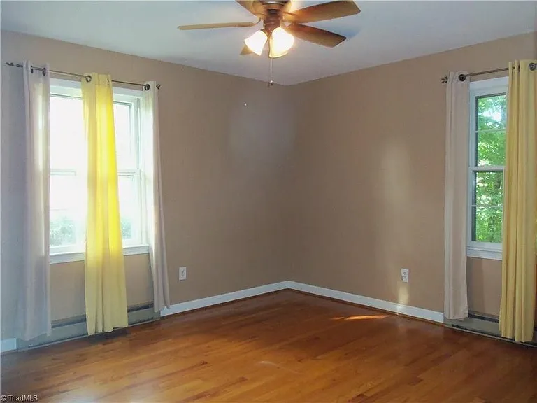 4224 Robinhood Rd — Photo 10