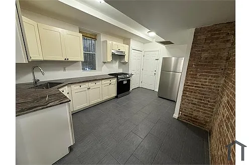 156 Grant Ave #B Photo 1