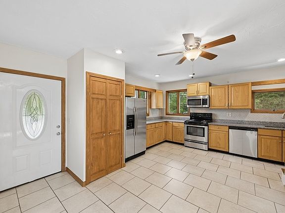 5th image of 90 E Main St #2