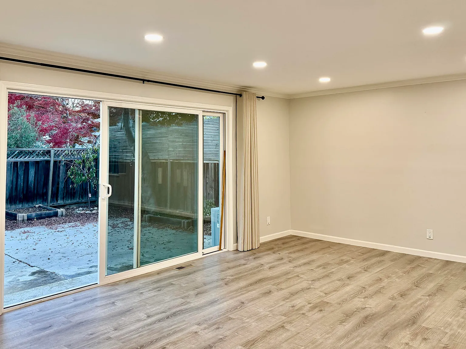 3 bed, 1425 sqft, $5,500 — Photo 3