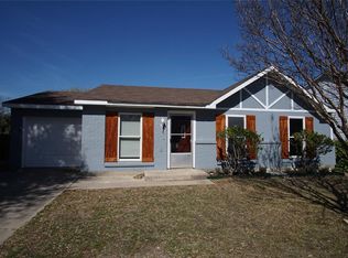 2219 Foxcroft Ln, Arlington, TX 76014