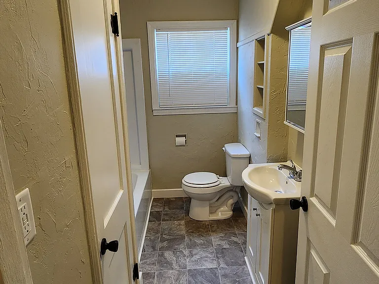 927 S Buckeye St #4 — Photo 6