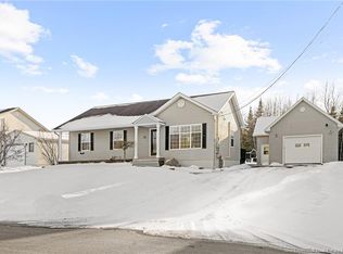 33 Raphael St, Dieppe, NB E1A 8S3