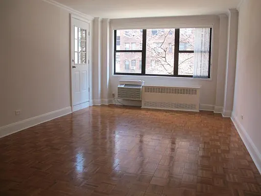 Rented by Metropolis Real Estate of Manhattan | media 20