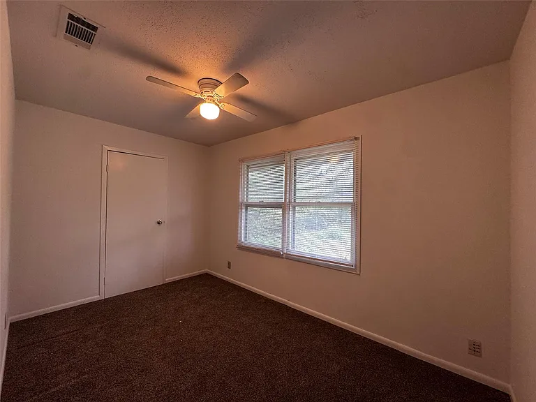 7702 Pitter Pat Ln — Photo 11
