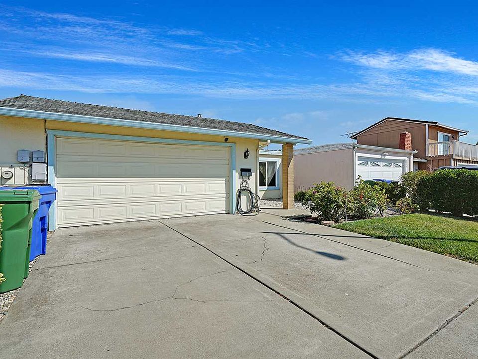 1st image of 3589 Lake Ontario Dr