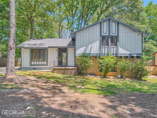 6680 Woodfield Ln, Rex, GA 30273