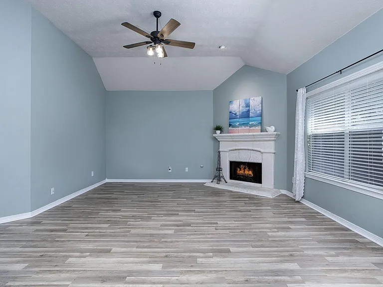 28610 Hidden Cove Dr — Photo 6