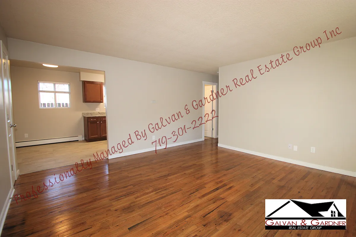 Building Photo - 305 E Arvada St #5