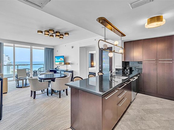 5th image of 4391 Collins Ave #1706/1707