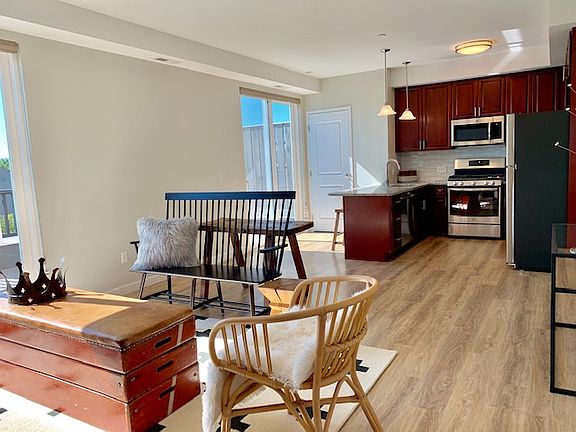4th image of 614 Shippan Ave APT 307