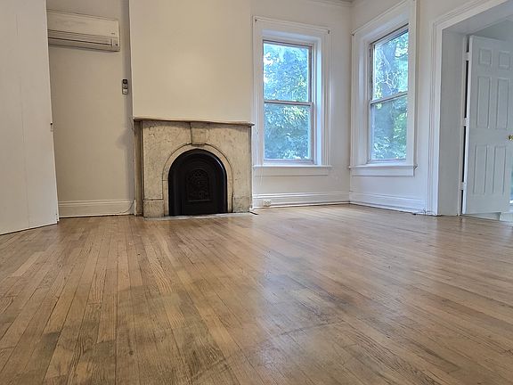 4th image of 118 Hudson Ave #2