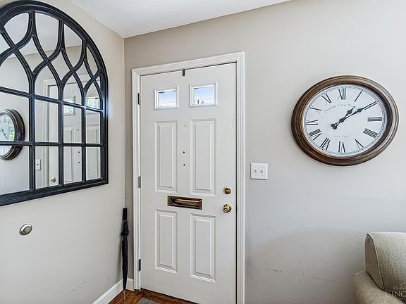 3rd image of 7 Creekwood Sq