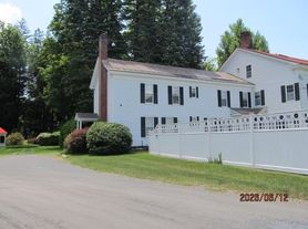 28 Olcott Ln, Charlestown, NH