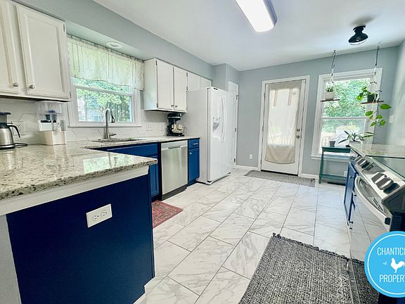 5th image of 1728 Kingston Heath Way