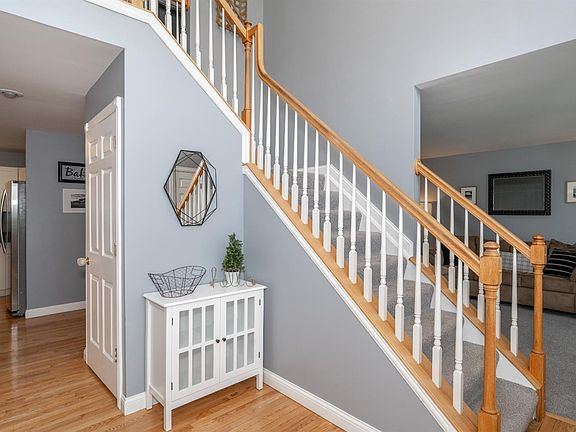 3rd image of 4623 Beechknoll Ln