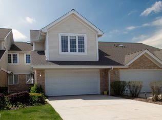 11418 Foxwoods Dr, Oak Lawn, IL 60453