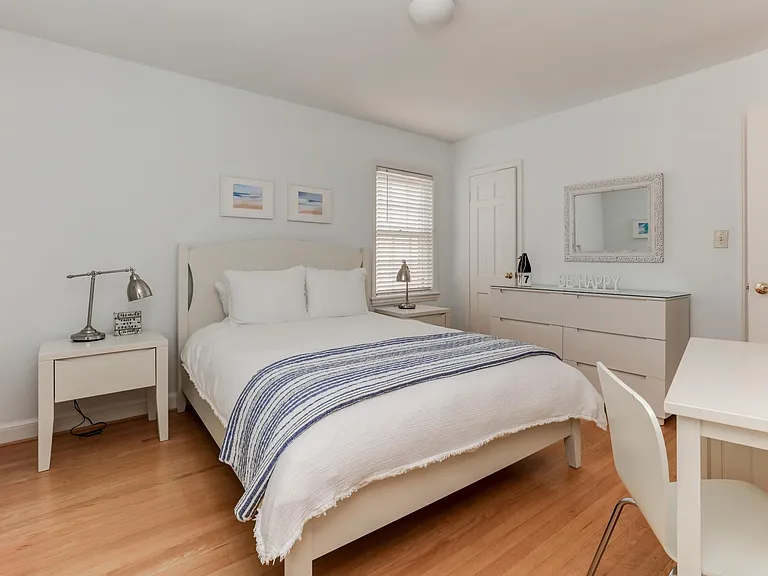 1723 Oakcrest Dr — Photo 11