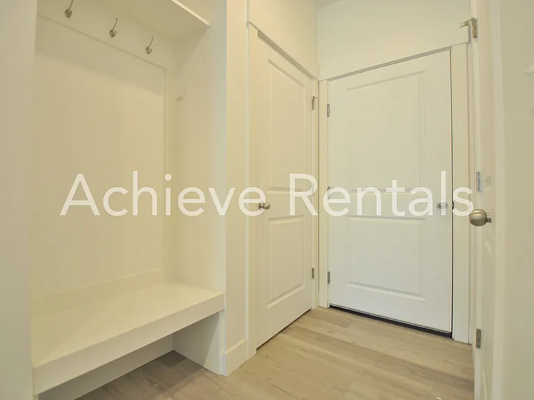 419 W 25 N — Photo 6