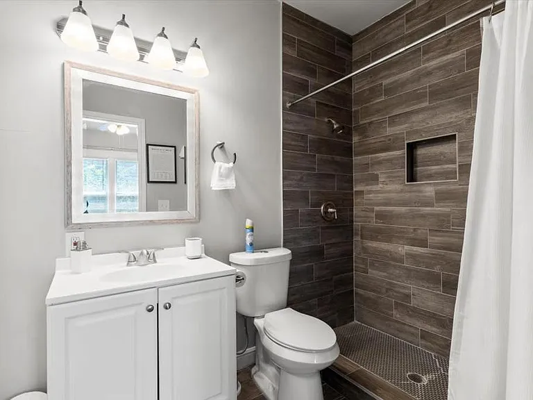 1114 W Elsmere Pl — Photo 17