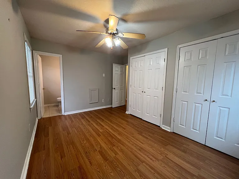 835 Winnetka Ave — Photo 9