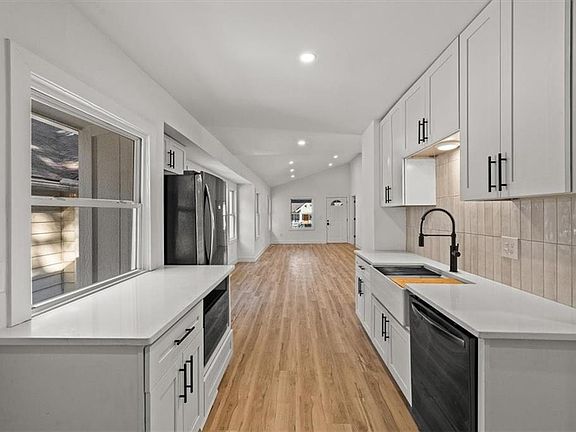 5th image of 5638 Lydia Ave