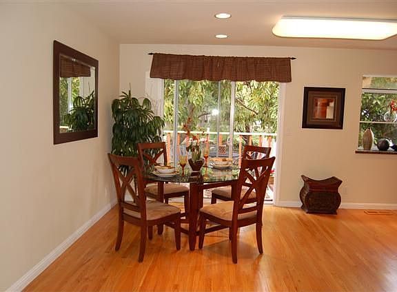 5th image of 633 Ashbourne Dr