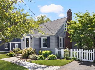 58 Roslyn Ave, Cranston, RI 02910