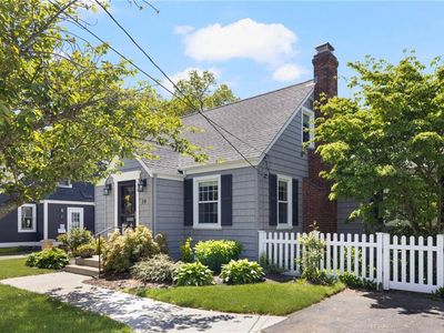 58 Roslyn Ave, Cranston, RI, 02910