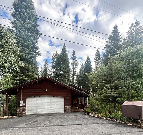 10694 Laurelwood Dr Photo 1