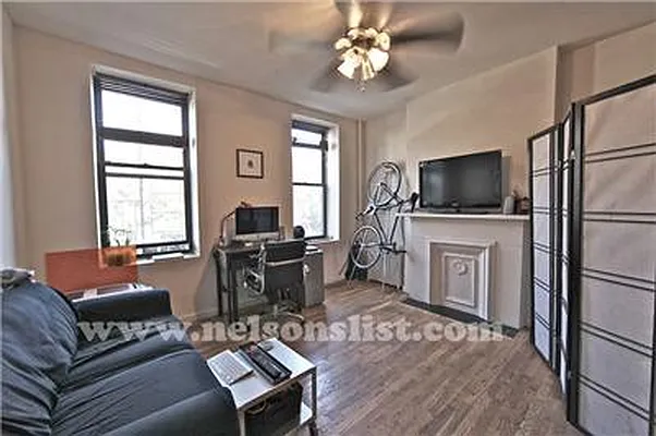 Rented by R New York | media 24