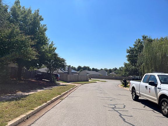 5th image of 3008 Pinelake St
